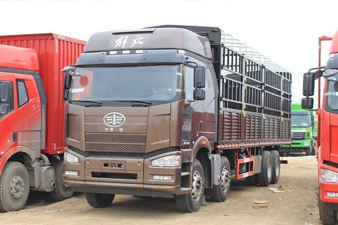FAW FAW J6P Livestock Truck for Sale in Uganda - شاحنة نقل المواشي شاحنة: صور 1 FAW FAW J6P Livestock Truck for Sale in Uganda - شاحنة نقل المواشي شاحنة: صور 1