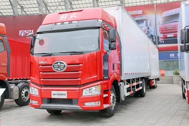 FAW Faw J6P Box Truck 4X2 for Sale in Sierra Leone - بصندوق مغلق شاحنة: صور 1 FAW Faw J6P Box Truck 4X2 for Sale in Sierra Leone - بصندوق مغلق شاحنة: صور 1