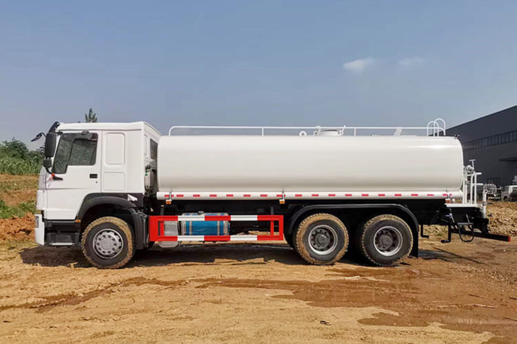 Howo Water Tanker Truck for Sale in Guyana - شاحنة صهريج: صور 2 Howo Water Tanker Truck for Sale in Guyana - شاحنة صهريج: صور 2