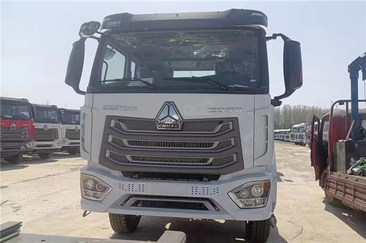 SINOTRUK Hohan NX Truck Price 371 hp 10 Wheeler for Sale In Tanzania - شاحنة جرار: صور 4 SINOTRUK Hohan NX Truck Price 371 hp 10 Wheeler for Sale In Tanzania - شاحنة جرار: صور 4