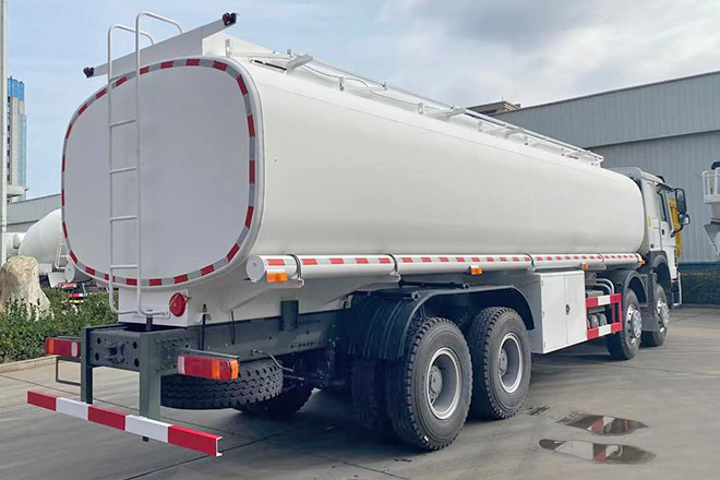 SINOTRUK Howo 371 Petrol Tank Truck Price for Sale in Saudi Arabia - شاحنة صهريج: صور 5 SINOTRUK Howo 371 Petrol Tank Truck Price for Sale in Saudi Arabia - شاحنة صهريج: صور 5