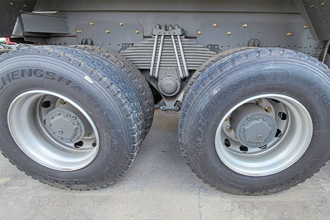 SINOTRUK Howo 400 10 Wheeler Tipper Truck for Sale in Côte d'Ivoire - قلابات: صور 5 SINOTRUK Howo 400 10 Wheeler Tipper Truck for Sale in Côte d'Ivoire - قلابات: صور 5