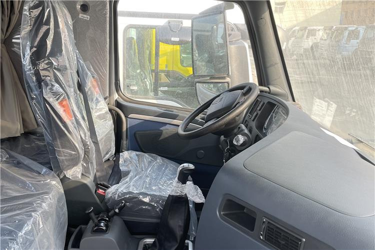 SINOTRUK Howo T7H Truck Head for Sale In Zimbabwe - شاحنة جرار: صور 3 SINOTRUK Howo T7H Truck Head for Sale In Zimbabwe - شاحنة جرار: صور 3