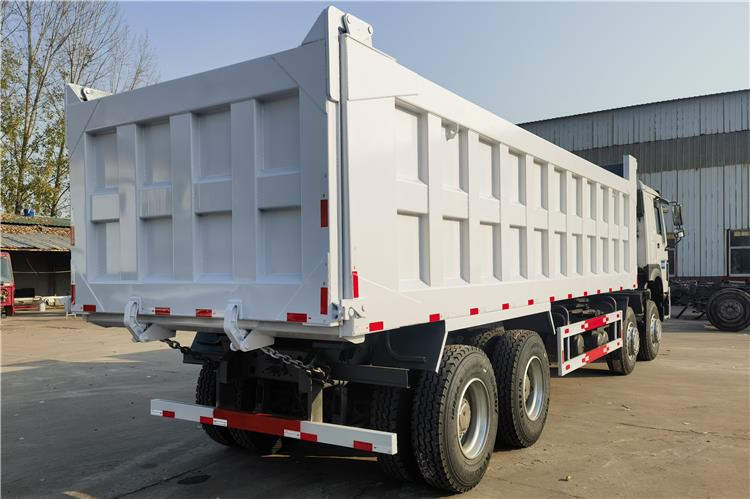 SINOTRUK Second Hand Howo 8X4 Tipper Truck Price for Sale In Ghana - قلابات: صور 2 SINOTRUK Second Hand Howo 8X4 Tipper Truck Price for Sale In Ghana - قلابات: صور 2