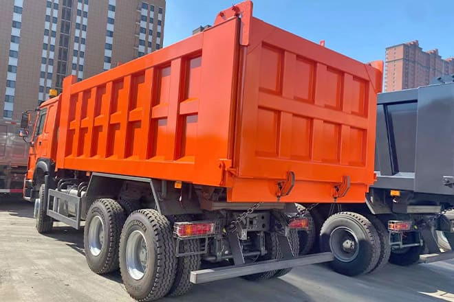 SINOTRUK Sinotruk Howo 336 6X4 Tipper for Sale in Ghana - قلابات: صور 2 SINOTRUK Sinotruk Howo 336 6X4 Tipper for Sale in Ghana - قلابات: صور 2