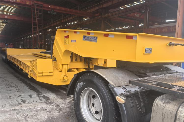 TITAN 4 Axle 100 Ton Removable Gooseneck Trailer for Sale in PNG - عربة مسطحة منخفضة نصف مقطورة: صور 3 TITAN 4 Axle 100 Ton Removable Gooseneck Trailer for Sale in PNG - عربة مسطحة منخفضة نصف مقطورة: صور 3