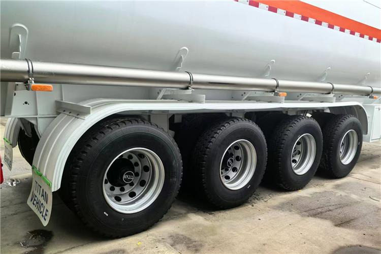 TITAN 4 Axle Fuel Tanker Trailer for Sale In Guyana - نصف مقطورة صهريج: صور 5 TITAN 4 Axle Fuel Tanker Trailer for Sale In Guyana - نصف مقطورة صهريج: صور 5