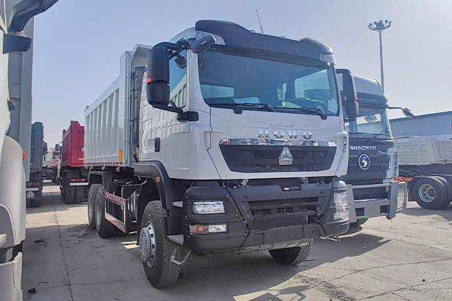 TITAN Howo 6x4 10 Wheel Tipper Truck for Sale in Zambia - قلابات: صور 1 TITAN Howo 6x4 10 Wheel Tipper Truck for Sale in Zambia - قلابات: صور 1