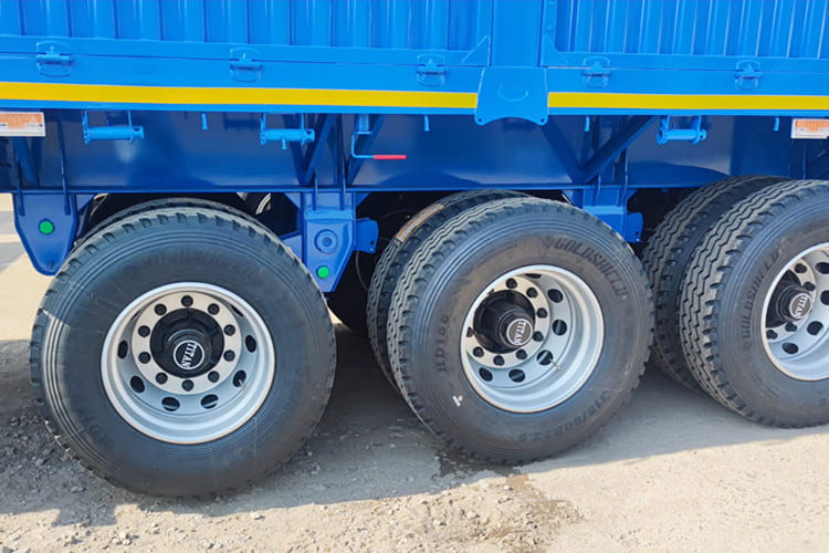 TITAN Livestock Trailer for Sale in Ghana - شاحنة نقل المواشي نصف مقطورة: صور 2 TITAN Livestock Trailer for Sale in Ghana - شاحنة نقل المواشي نصف مقطورة: صور 2