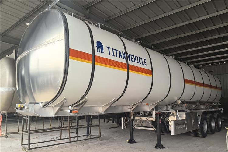 TITAN Tri Axle Aluminum Alloy Tanker Trailer for Sale In Saudi Arabia - نصف مقطورة صهريج: صور 1 TITAN Tri Axle Aluminum Alloy Tanker Trailer for Sale In Saudi Arabia - نصف مقطورة صهريج: صور 1