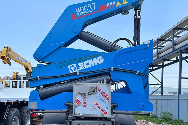 XCMG 37 Ton Side Lifter Truck for Sale in Angola - شاحنات الحاويات / جسم علوي قابل للتغيير شاحنة: صور 3 XCMG 37 Ton Side Lifter Truck for Sale in Angola - شاحنات الحاويات / جسم علوي قابل للتغيير شاحنة: صور 3