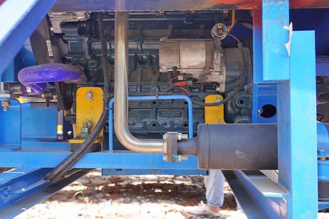 XCMG 37 Ton Side Lifter Truck for Sale in Angola - شاحنات الحاويات / جسم علوي قابل للتغيير شاحنة: صور 4 XCMG 37 Ton Side Lifter Truck for Sale in Angola - شاحنات الحاويات / جسم علوي قابل للتغيير شاحنة: صور 4