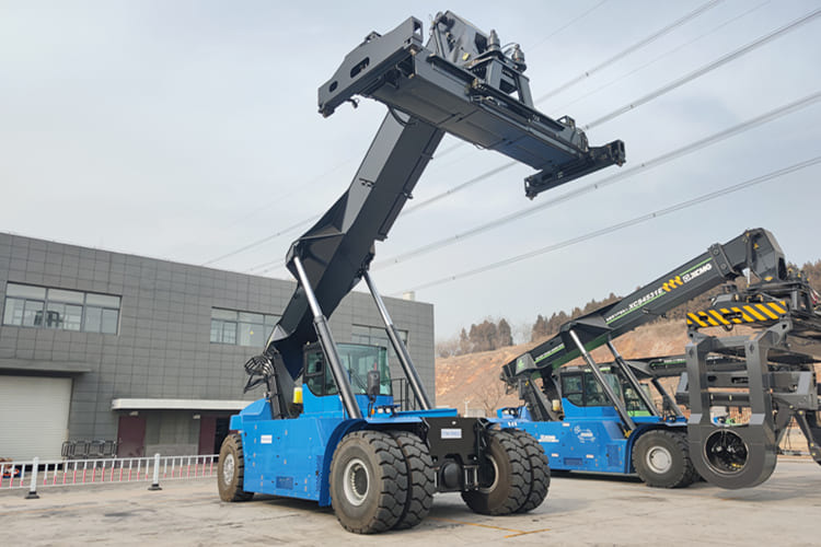 XCMG Reach Stacker Container Handler for sale in Malawi - رافعة للحاويات: صور 2 XCMG Reach Stacker Container Handler for sale in Malawi - رافعة للحاويات: صور 2