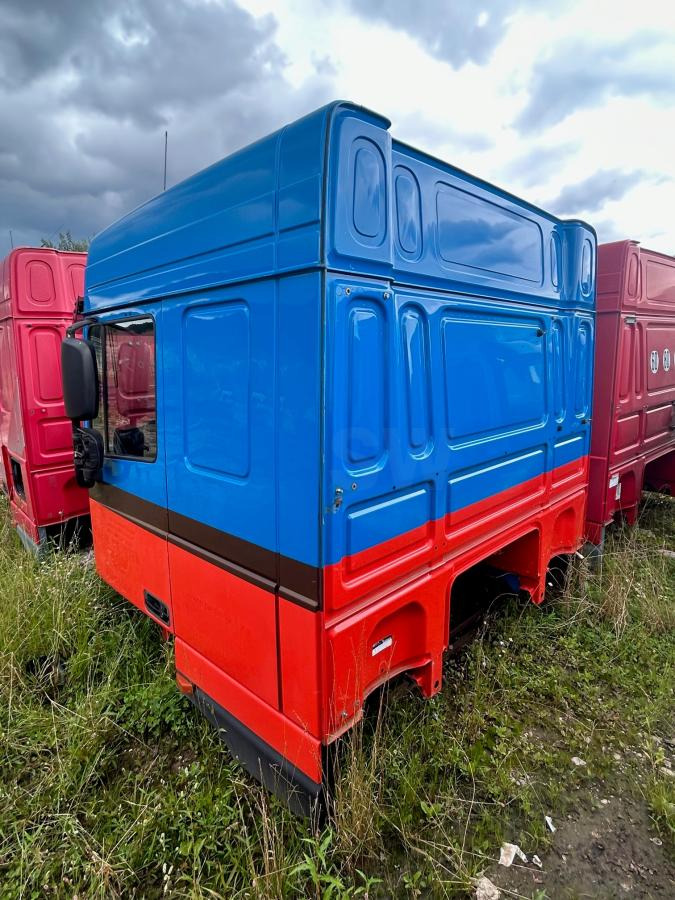 DAF DAF XF105-410 Bleue - الكبائن - شاحنة: صور 5 DAF DAF XF105-410 Bleue - الكبائن - شاحنة: صور 5