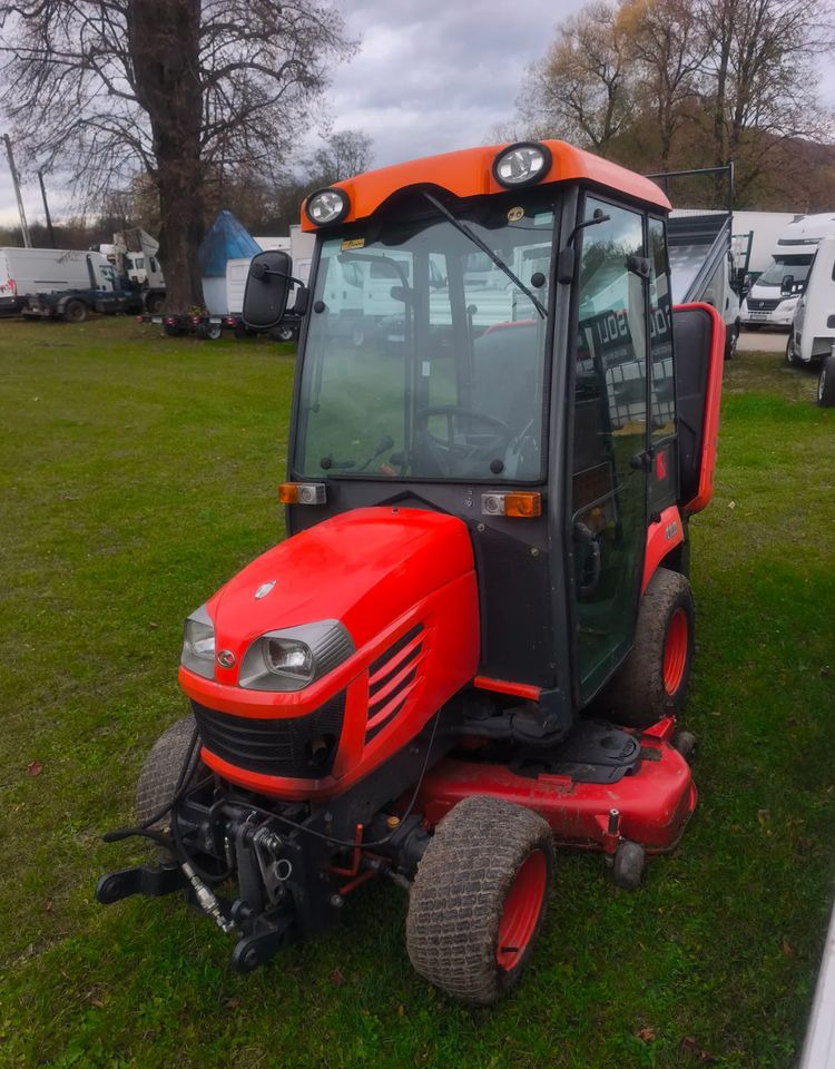 Kubota BX350 4x4 Traktorek komunalny kosiarka pług piaskarka pełen osprzęt - جرارات البلدية: صور 4 Kubota BX350 4x4 Traktorek komunalny kosiarka pług piaskarka pełen osprzęt - جرارات البلدية: صور 4