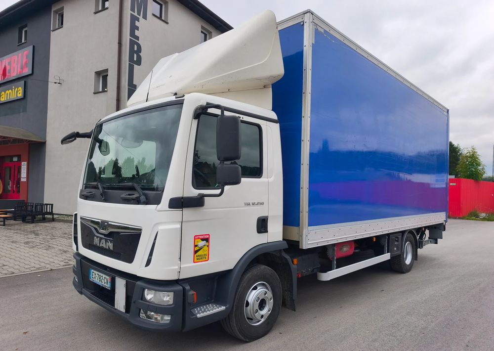MAN TGL 12.250 kontener 6,2 , winda - بصندوق مغلق شاحنة: صور 1 MAN TGL 12.250 kontener 6,2 , winda - بصندوق مغلق شاحنة: صور 1