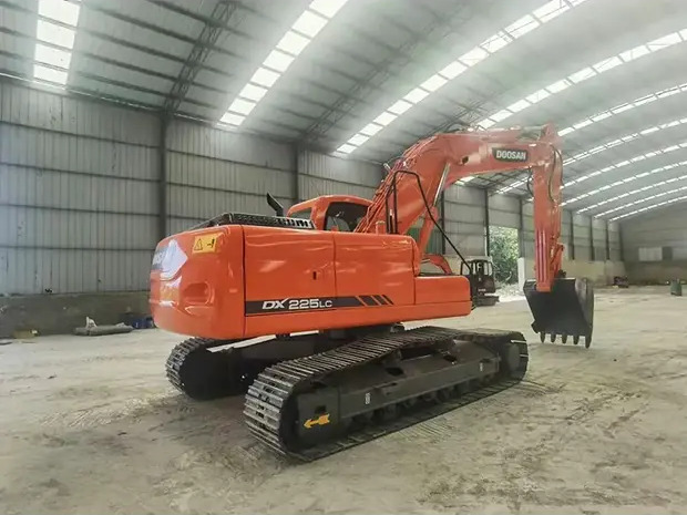 2022 Doosan DX225 - حفارات زحافة: صور 5 2022 Doosan DX225 - حفارات زحافة: صور 5