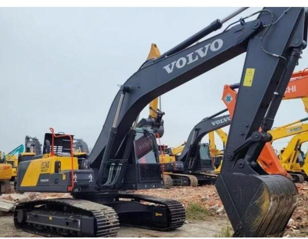 2022 Volvo EC240 - حفارات زحافة: صور 1 2022 Volvo EC240 - حفارات زحافة: صور 1