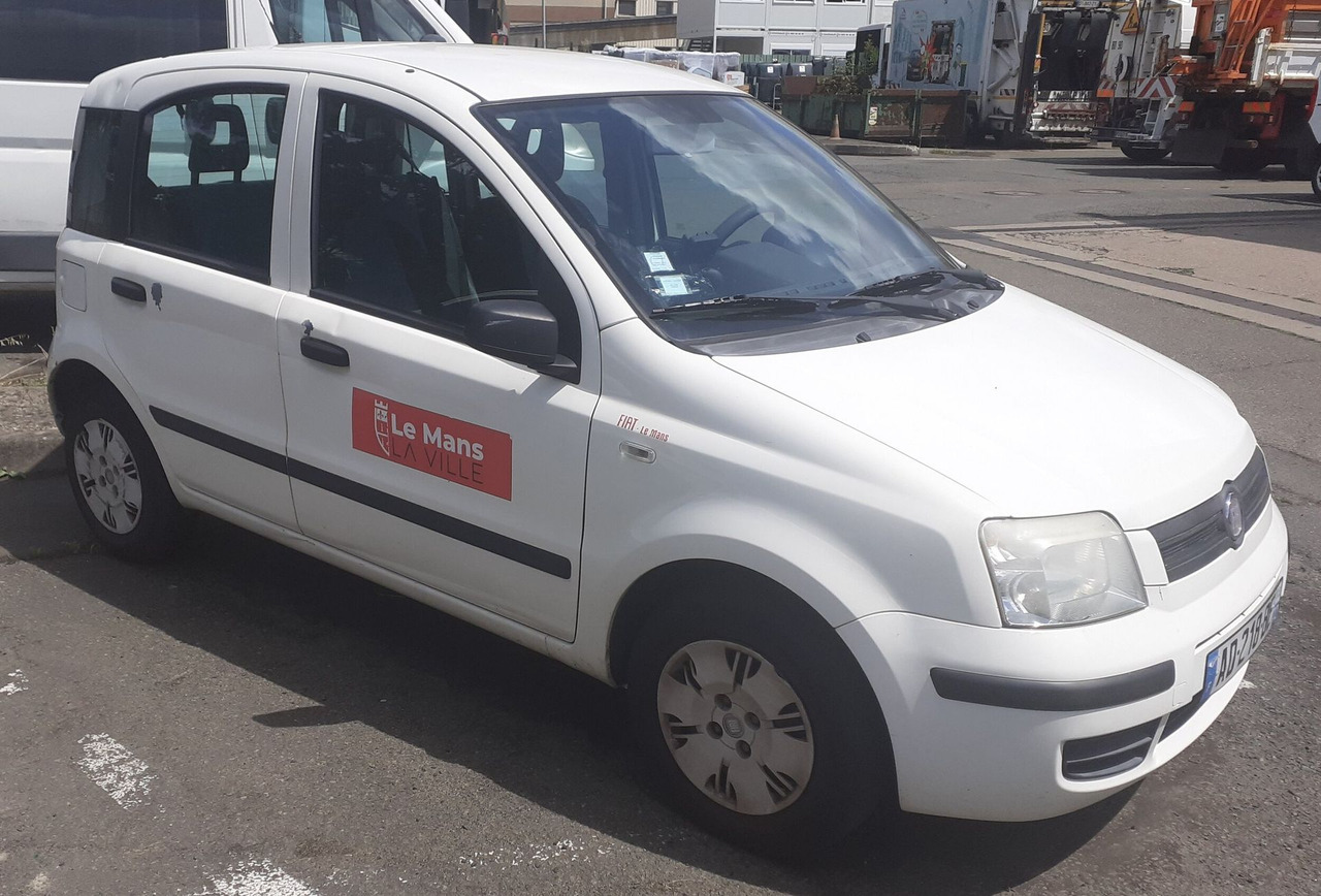 AD-218-BE - FIAT Panda 1.2 Dynamic - سيارة: صور 4 AD-218-BE - FIAT Panda 1.2 Dynamic - سيارة: صور 4