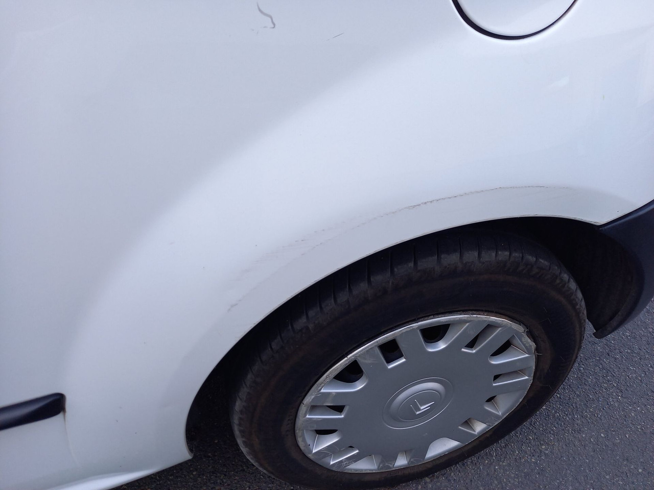CITROEN C2 -Berline commerciale essence - 3 portes - 2 plac - سيارة: صور 4 CITROEN C2 -Berline commerciale essence - 3 portes - 2 plac - سيارة: صور 4