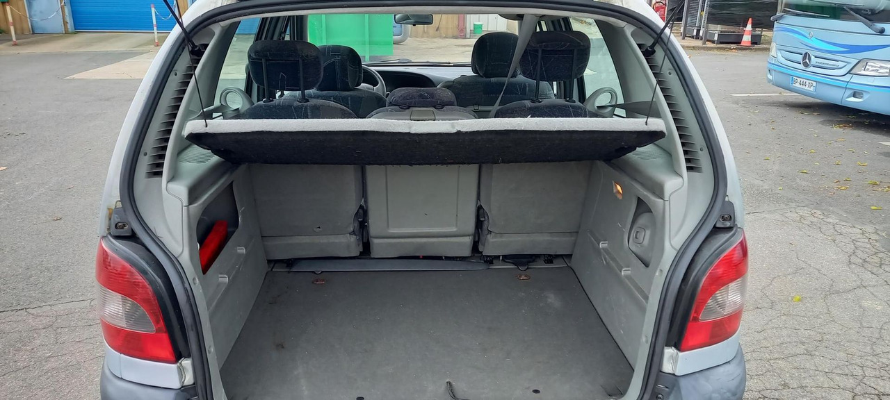 MEGANE ESSENCE (241) - سيارة: صور 3 MEGANE ESSENCE (241) - سيارة: صور 3