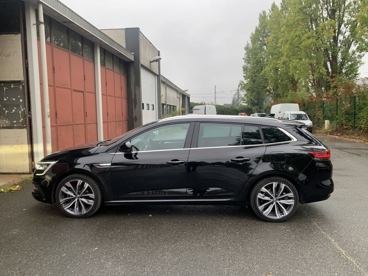 Mégane break 160 ch E-TECH PLUG-IN HYBRID finition ITENS - سيارة: صور 5 Mégane break 160 ch E-TECH PLUG-IN HYBRID finition ITENS - سيارة: صور 5