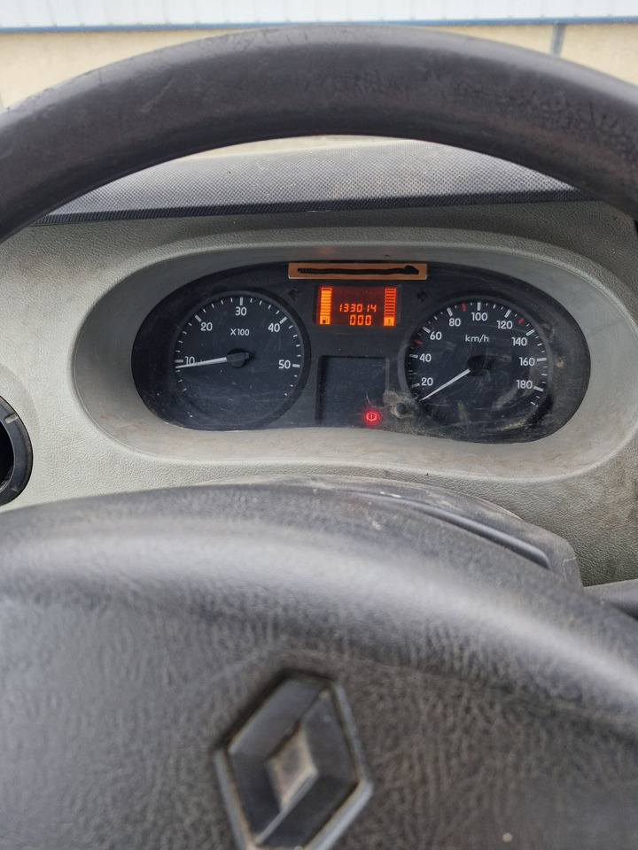 Renault Mascott  3.5T- (Disponible à compter du 24/11/2025) 3 places avec benne basculante hydraulique. BEG. Vendu sans CT. Véhicule roulant. Entretien régulier. Arrêté début 2025 pour souci passage d - قلاب صغير: صور 2 Renault Mascott  3.5T- (Disponible à compter du 24/11/2025) 3 places avec benne basculante hydraulique. BEG. Vendu sans CT. Véhicule roulant. Entretien régulier. Arrêté début 2025 pour souci passage d - قلاب صغير: صور 2