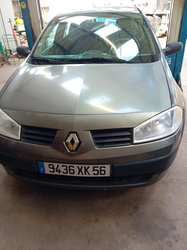 Renault Mégane 2 1.4l 6cv fiscaux 82 cv DIN - هاتشباك: صور 5 Renault Mégane 2 1.4l 6cv fiscaux 82 cv DIN - هاتشباك: صور 5