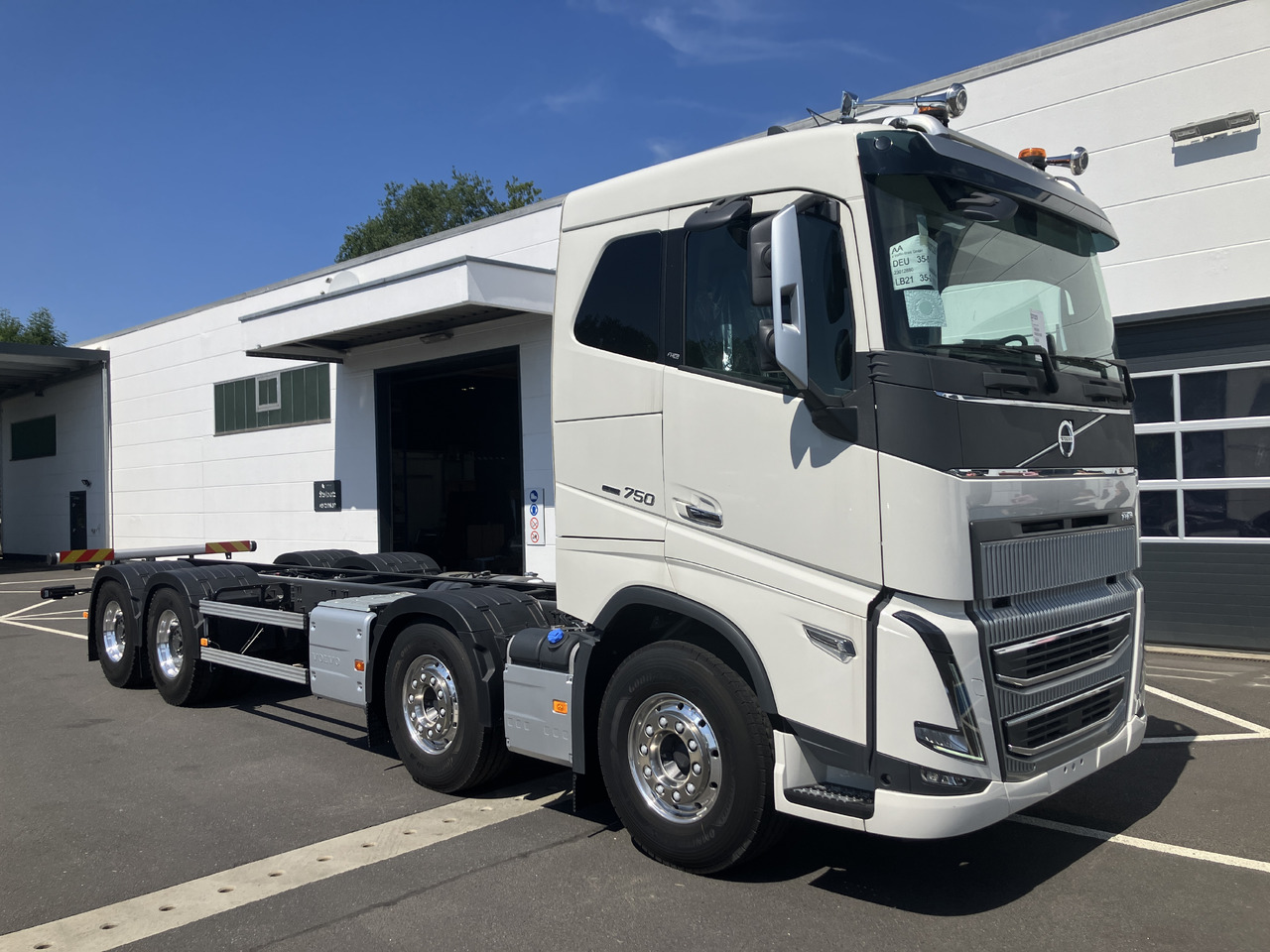 VOLVO FH16 750 8x4 Chassis - الشاسيه شاحنة: صور 2 VOLVO FH16 750 8x4 Chassis - الشاسيه شاحنة: صور 2