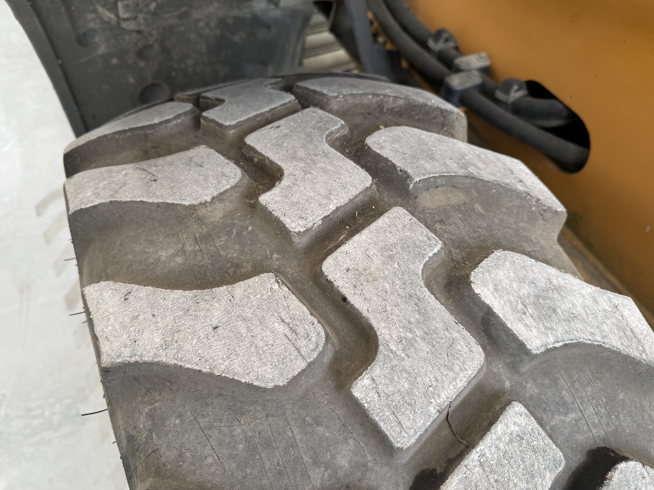 حفارة على عجلات LIEBHERR L 506: صور 14 حفارة على عجلات LIEBHERR L 506: صور 14