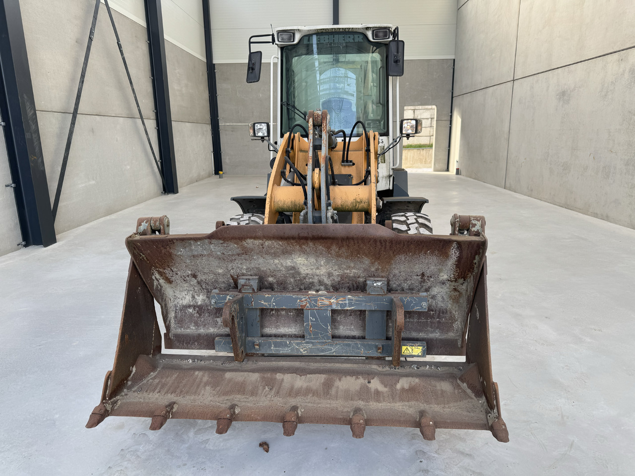LIEBHERR L 506 - حفارة على عجلات: صور 2 LIEBHERR L 506 - حفارة على عجلات: صور 2