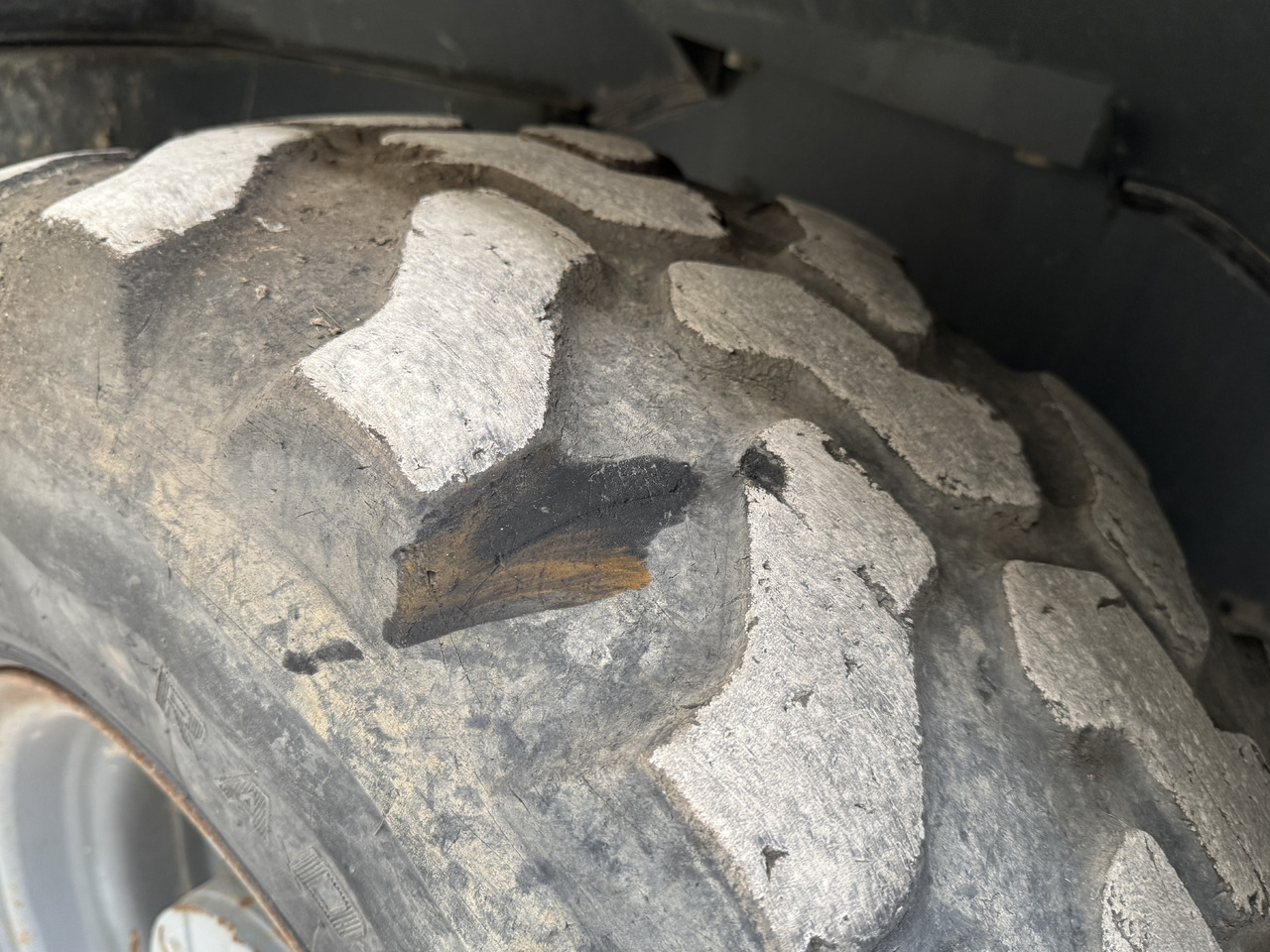 حفارة على عجلات LIEBHERR L 506: صور 15 حفارة على عجلات LIEBHERR L 506: صور 15