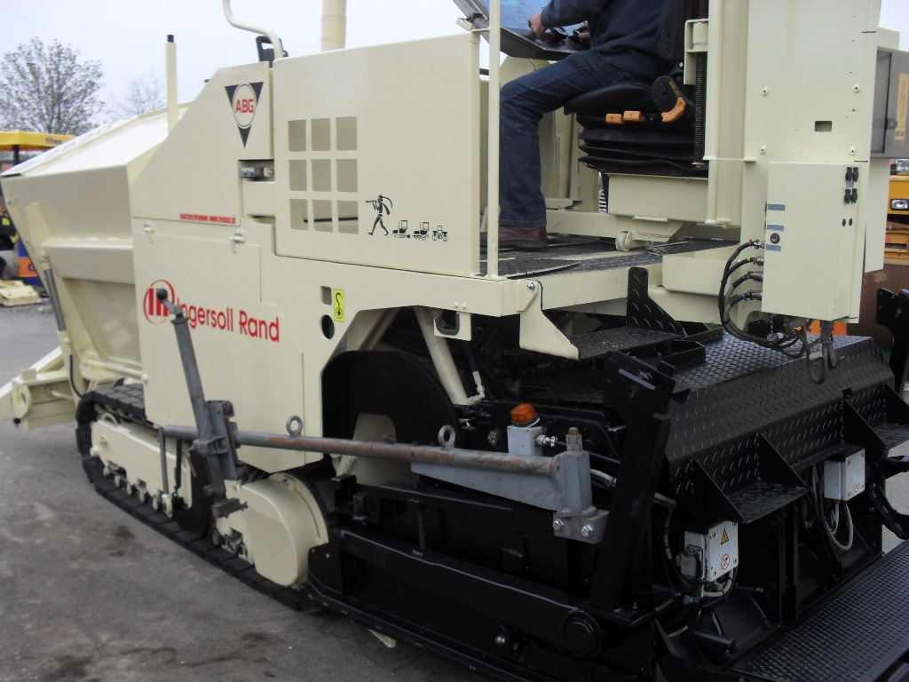 ABG TITAN 2820 - العامل بالقار: صور 1 ABG TITAN 2820 - العامل بالقار: صور 1