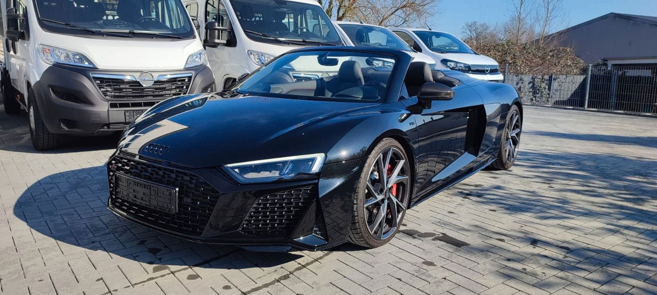 Audi R8 Spyder 5.2 FSI RWD performance - كابريوليه: صور 1 Audi R8 Spyder 5.2 FSI RWD performance - كابريوليه: صور 1