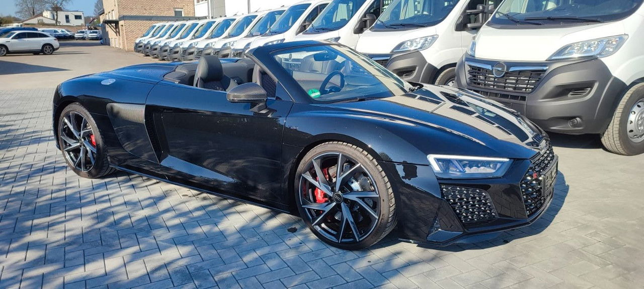 Audi R8 Spyder 5.2 FSI RWD performance - كابريوليه: صور 2 Audi R8 Spyder 5.2 FSI RWD performance - كابريوليه: صور 2