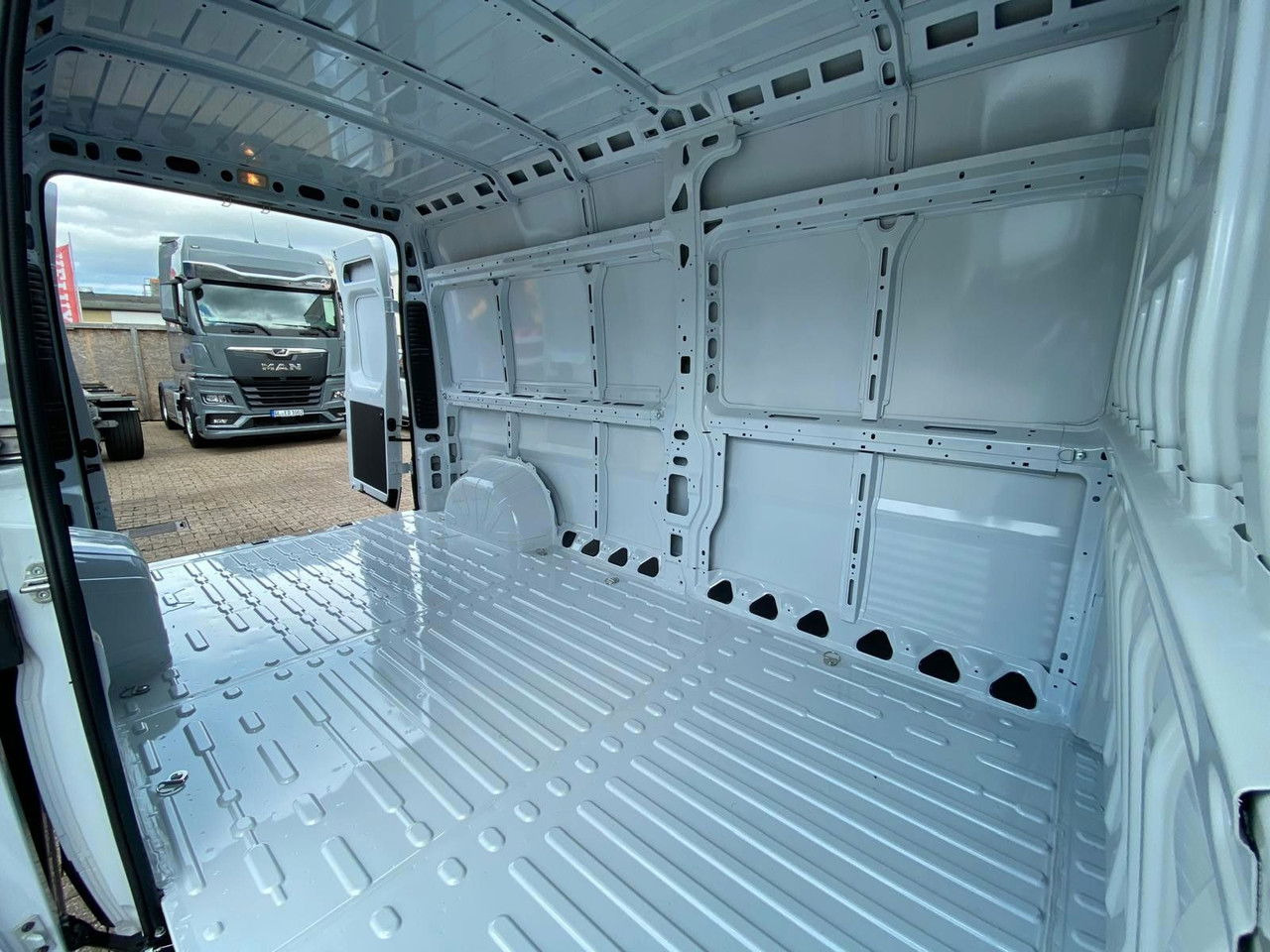Opel Movano - فان: صور 5 Opel Movano - فان: صور 5