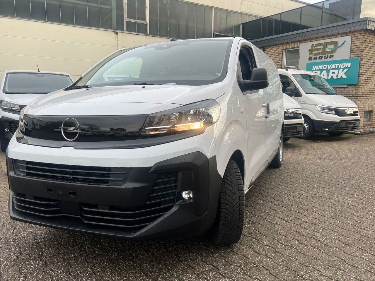 Opel Vivaro Cargo L2 H1 120 PS Allwetter AHK Rückfahr - فان: صور 1 Opel Vivaro Cargo L2 H1 120 PS Allwetter AHK Rückfahr - فان: صور 1