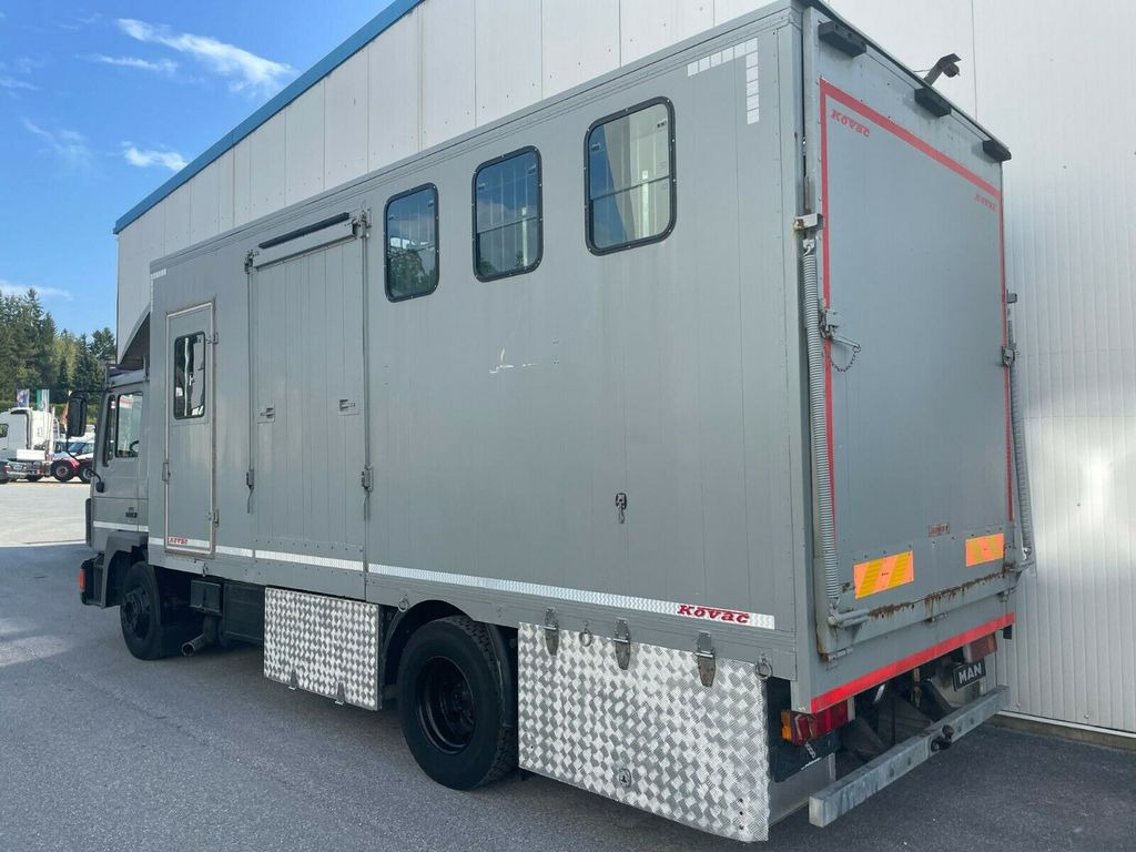 MAN 12.192 Pferdetransporter MAN 12.192 Pferdetransporter - شاحنة نقل خيل: صور 4 MAN 12.192 Pferdetransporter MAN 12.192 Pferdetransporter - شاحنة نقل خيل: صور 4