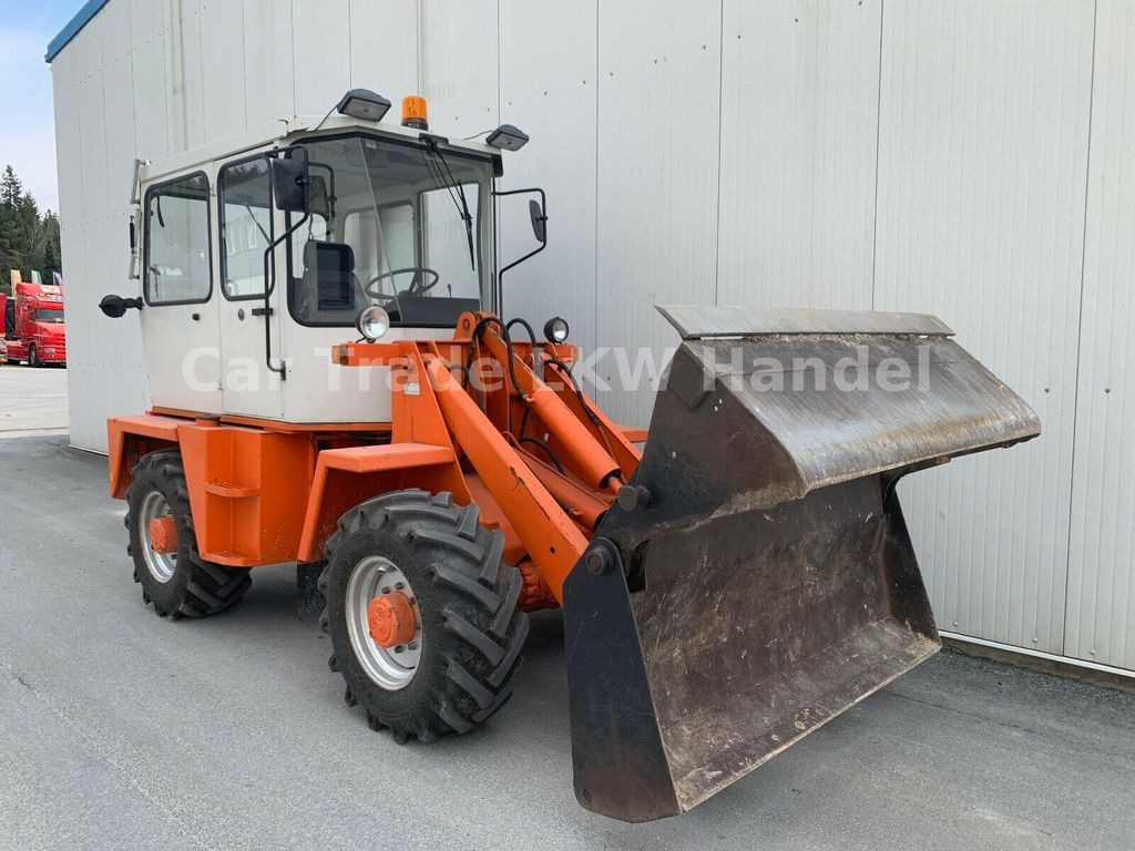 Schaeff SKB 902 - حفار متعدد الاستخدام: صور 2 Schaeff SKB 902 - حفار متعدد الاستخدام: صور 2