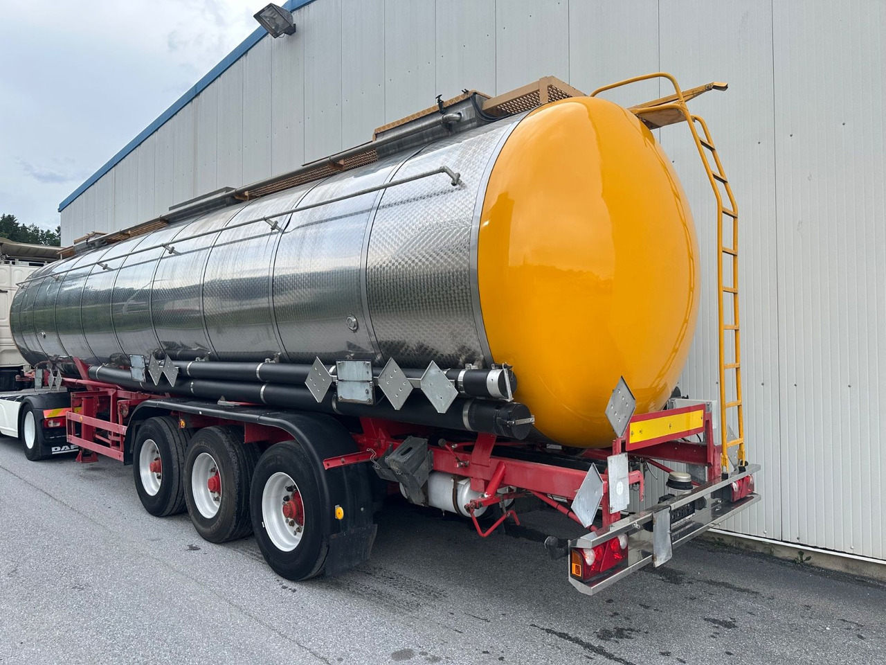Schwarzmüller Chemi L4BH 42050L Lift BPW - نصف مقطورة صهريج: صور 3 Schwarzmüller Chemi L4BH 42050L Lift BPW - نصف مقطورة صهريج: صور 3