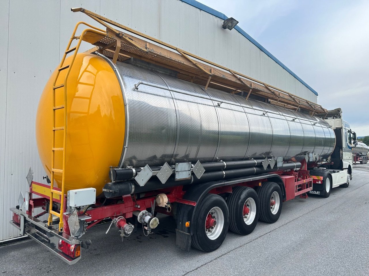 Schwarzmüller Chemi L4BH 42050L Lift BPW - نصف مقطورة صهريج: صور 4 Schwarzmüller Chemi L4BH 42050L Lift BPW - نصف مقطورة صهريج: صور 4