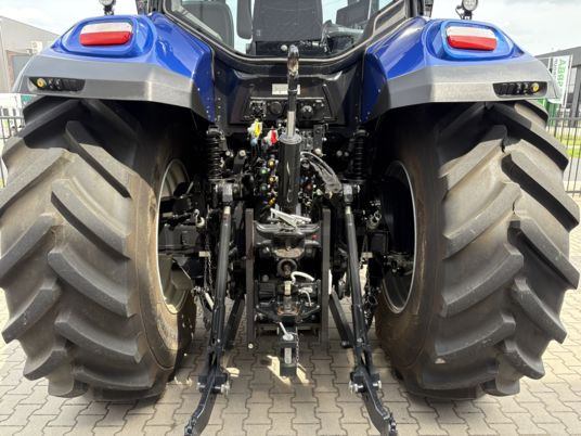 New Holland T7.300 PLMi - جرار: صور 4 New Holland T7.300 PLMi - جرار: صور 4