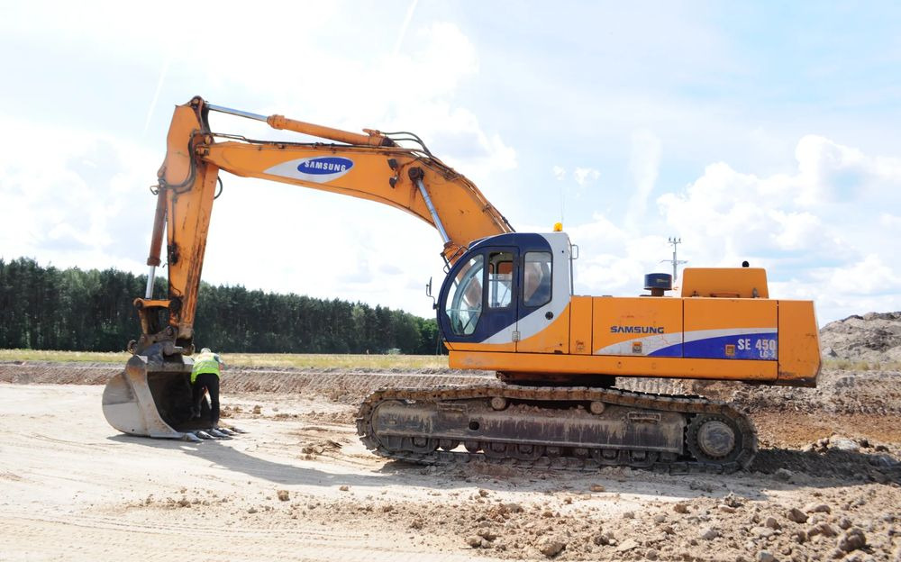 Zwolnica koparki Samsung SE 450 LC - حفارات زحافة: صور 1 Zwolnica koparki Samsung SE 450 LC - حفارات زحافة: صور 1