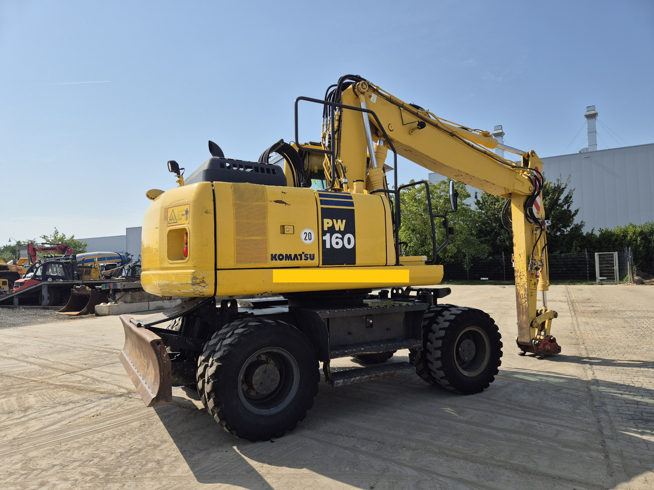 KOMATSU PW 160 - 8 - حفارة على عجلات: صور 3 KOMATSU PW 160 - 8 - حفارة على عجلات: صور 3
