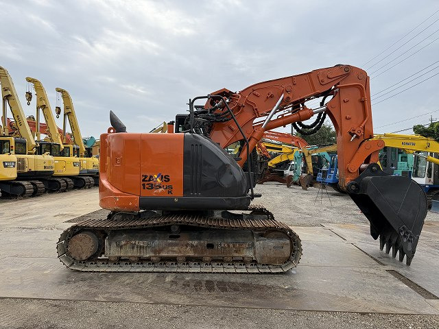 HITACHI ZX135USK-5B - حفارات زحافة: صور 3 HITACHI ZX135USK-5B - حفارات زحافة: صور 3