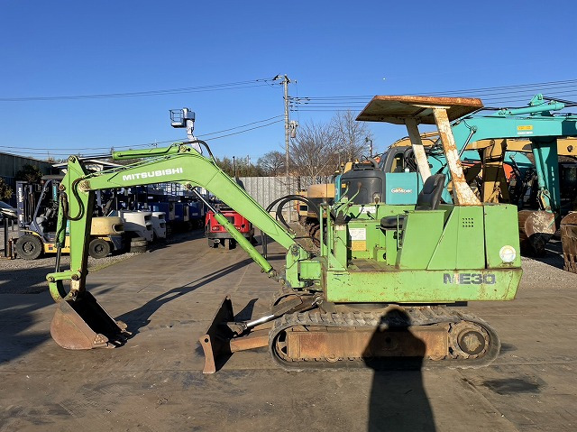 MITSUBISHI ME30 - حفارة مصغرة: صور 2 MITSUBISHI ME30 - حفارة مصغرة: صور 2