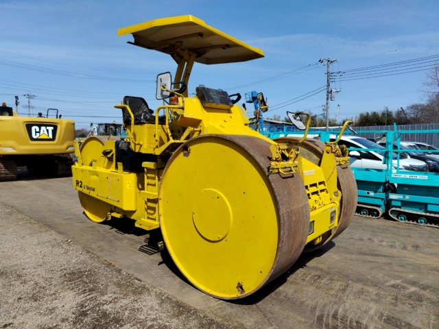 SAKAI R2-2 - مدحلة الأسفلت: صور 4 SAKAI R2-2 - مدحلة الأسفلت: صور 4