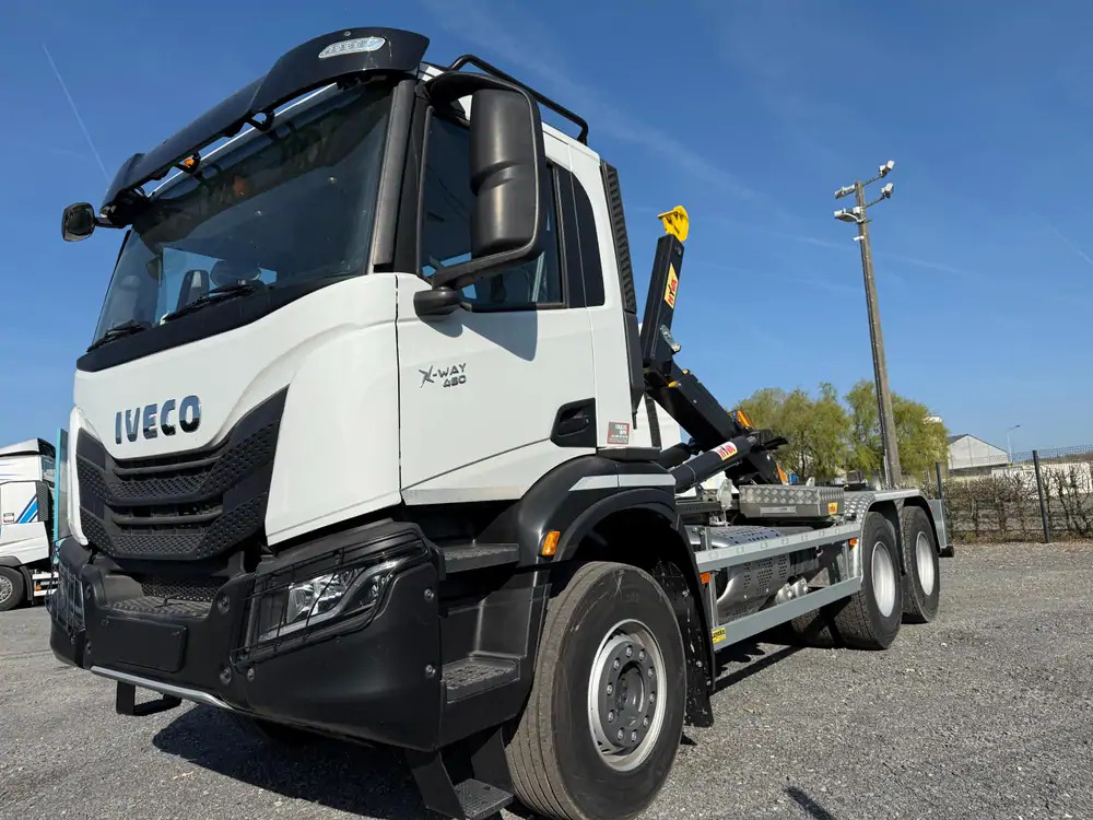 Iveco AD300T48 HYVALIFT 20 TONS*pare-choc hydraulique - شاحنة ذات الخطاف: صور 1 Iveco AD300T48 HYVALIFT 20 TONS*pare-choc hydraulique - شاحنة ذات الخطاف: صور 1