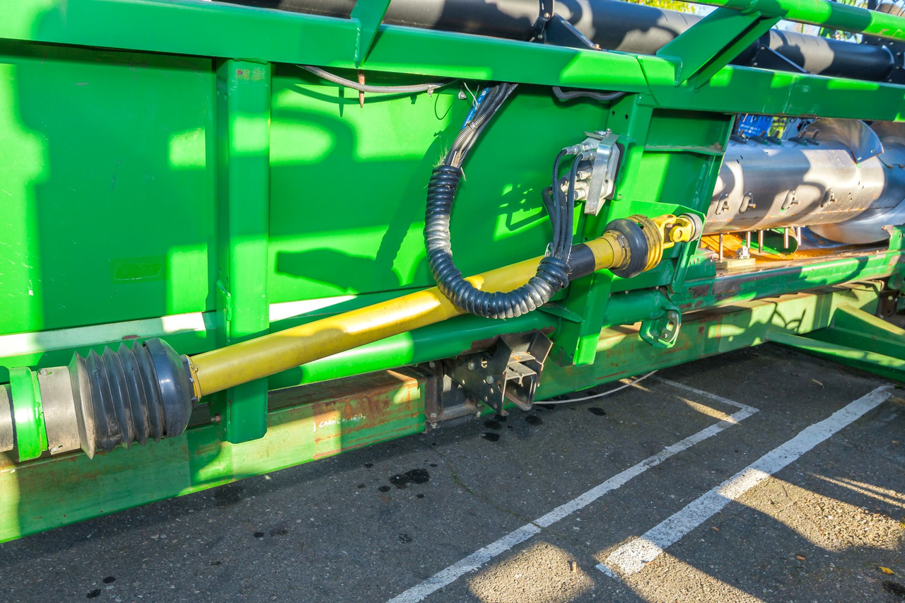 JOHN DEERE 635 R - 10,7 M - 2013 ROK - حصادة شاملة - الرأس: صور 3 JOHN DEERE 635 R - 10,7 M - 2013 ROK - حصادة شاملة - الرأس: صور 3