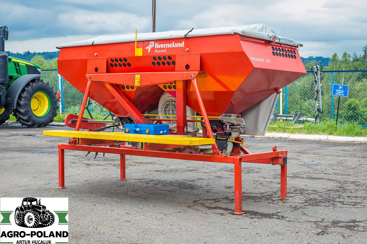 KVERNELAND OPTIMA - 12 X 75 + ZBIORNIK NA NAWÓZ - وضع البذور فى خطوط: صور 2 KVERNELAND OPTIMA - 12 X 75 + ZBIORNIK NA NAWÓZ - وضع البذور فى خطوط: صور 2